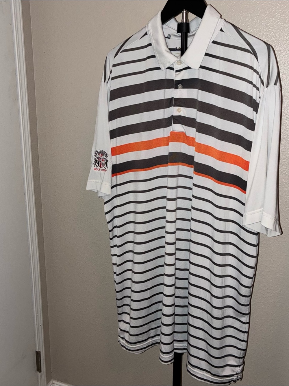Under Armour Mens XXL White Golf Polo with Black and Orange Stripes Heat Gear